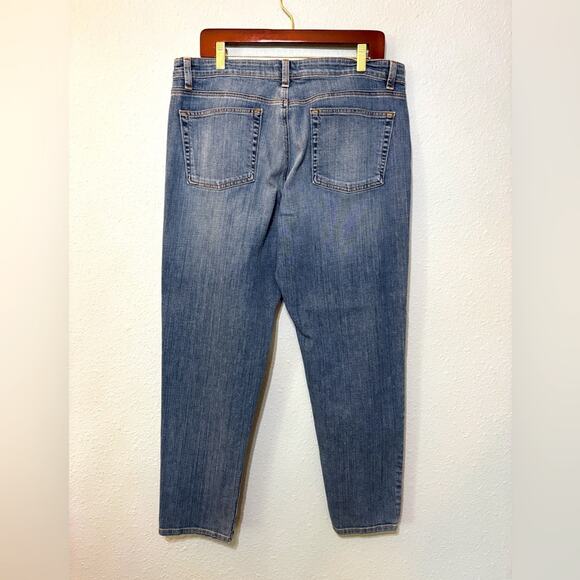 Eileen Fisher Lighter Wash High Rise Tapered Straight Leg Jeans 14 - Picture 2 of 3